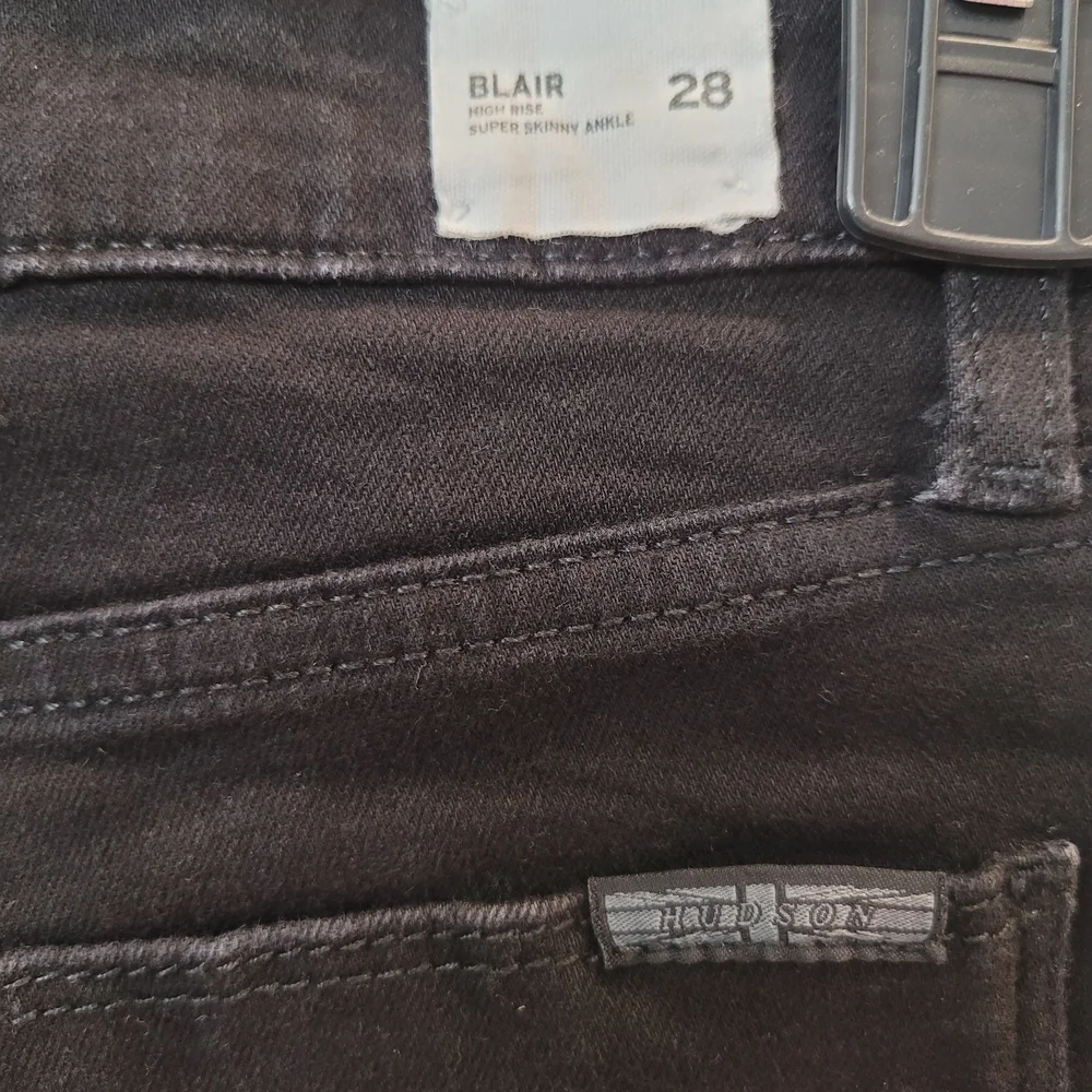 HUDSON Elegant Black High Rise Super Skinny Ankle Jeans for Women size 28
